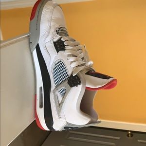 Jordan 4s